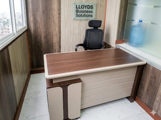 Quiet executive desk at Lloyds co-working space